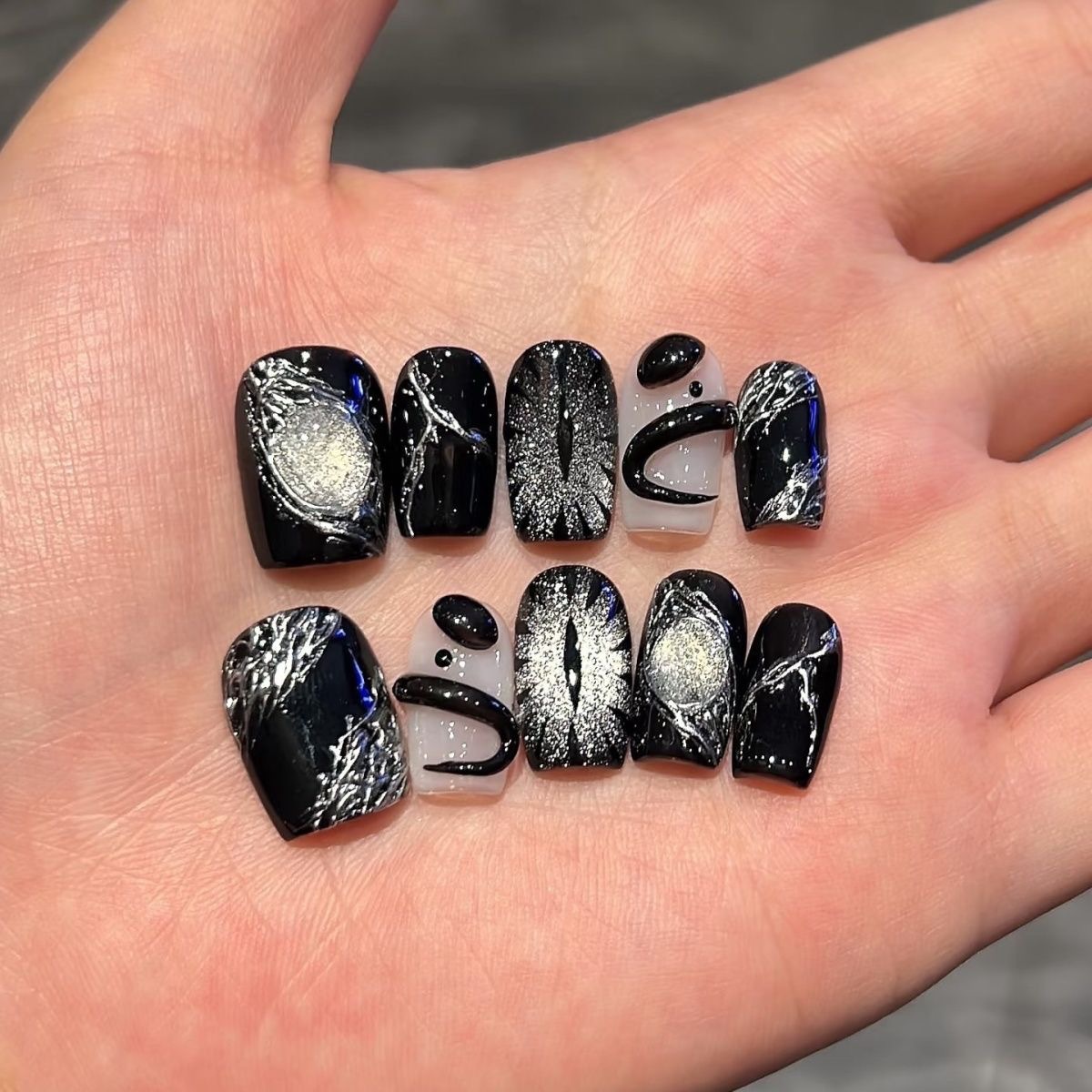 Nail Art Eye Cat - 10 個黒かわいい猫手作りプレス爪クリスタルキャットアイ付け爪グリッター光沢のある偽爪ショートスクエアアクリルネイルアート