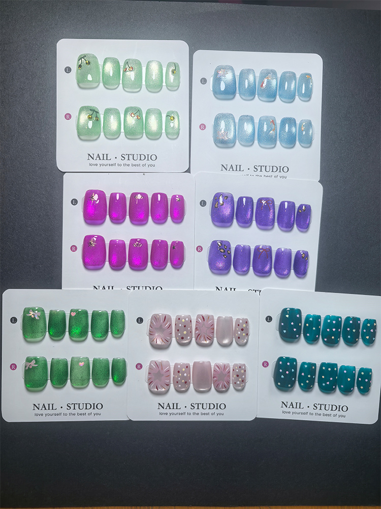 Nail Art Eye Cat - キャットアイプレスオンネイル 10個入り、チェリーゴールドフィッシュ花火蝶結び付きショートスクエアつけ爪、お祝いネイルアートフェイクネイル