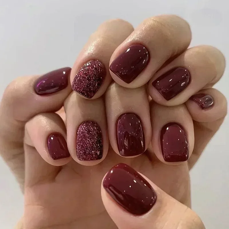 Nail Art Red Wine - 24枚セット ショートソリッドカラーワインレッド フェイクネイルチップ グリッター スクエア/ラウンドヘッド つけ爪