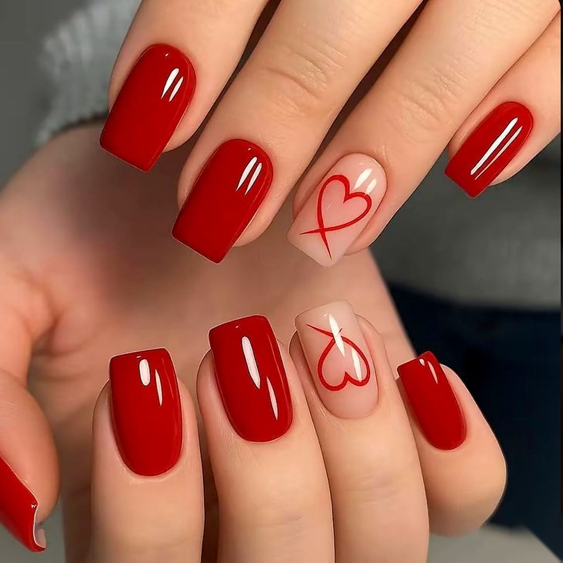 Nail Art Valentines Day - 24個入り ショートスクエア グロッシー バレンタインデー レッドハート プレスオンネイル