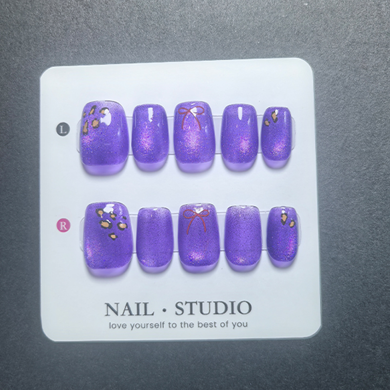 キャットアイプレスオンネイル 10個入り、チェリーゴールドフ - Nail Art Eye Cat のレビューと価格