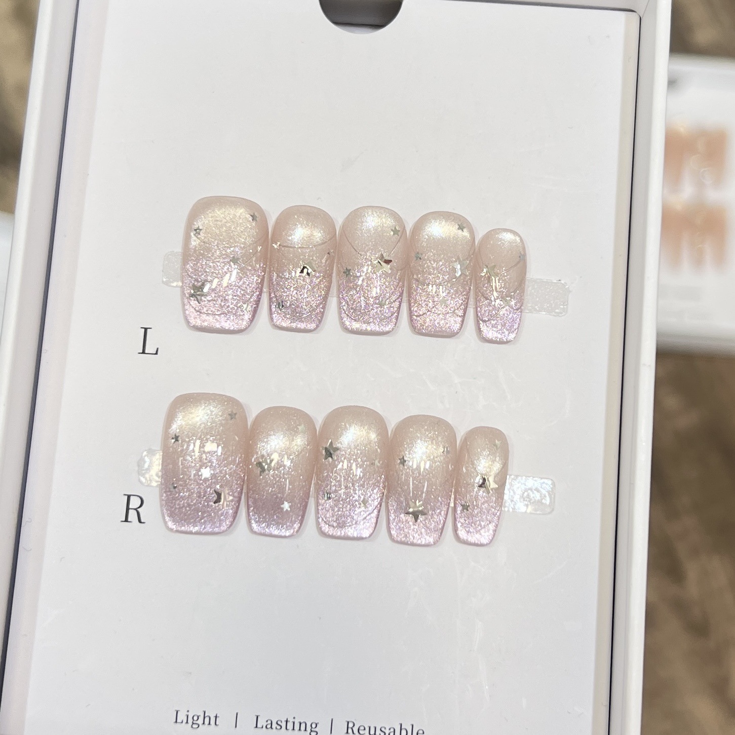 10枚入り フレンチブルー グロッシー フローラル プレスオ - Nail Art Eye Cat のレビューと価格