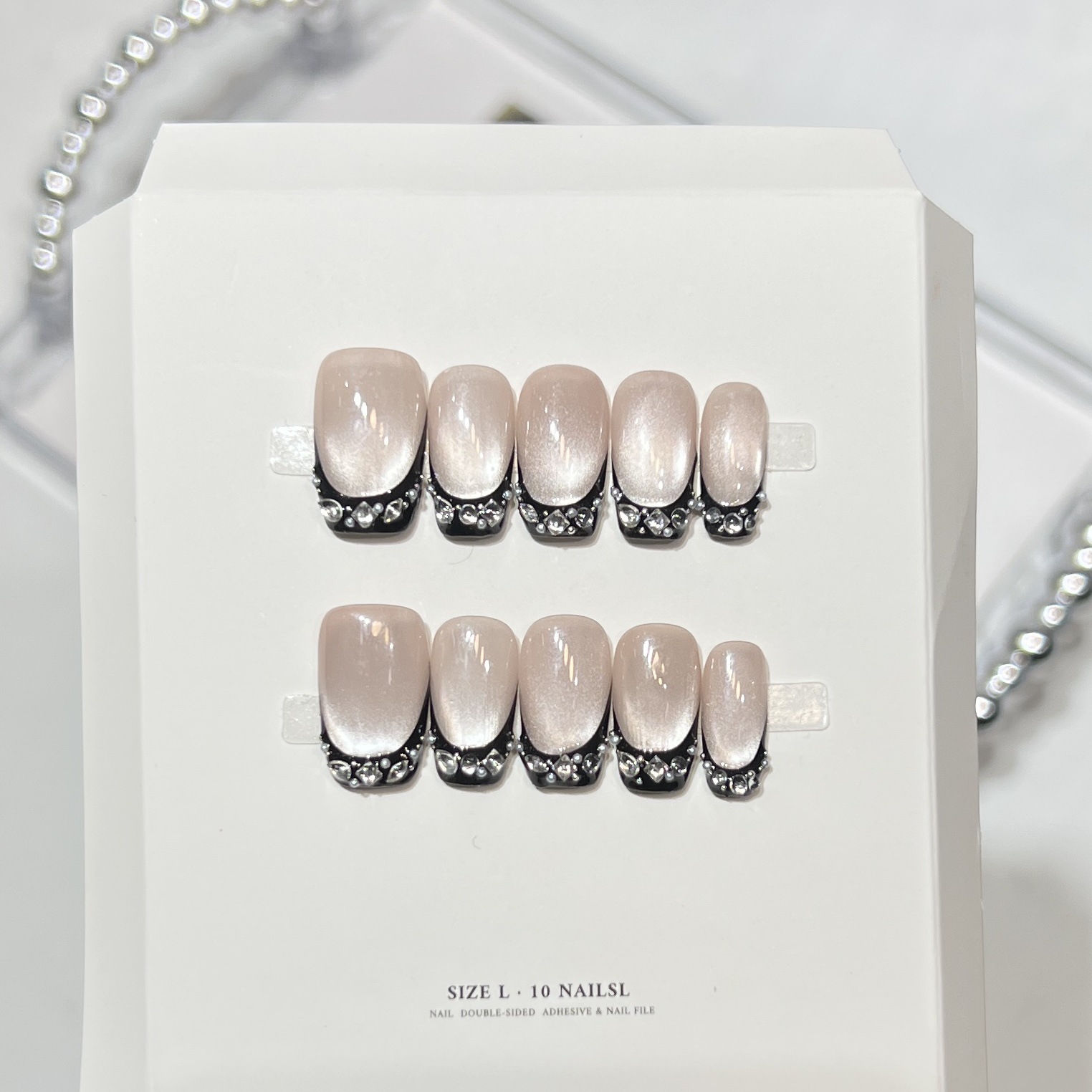 10個入り ブラックキャットアイ プレスオンネイル フレンチ - Nail Art Eye Cat のレビューと価格