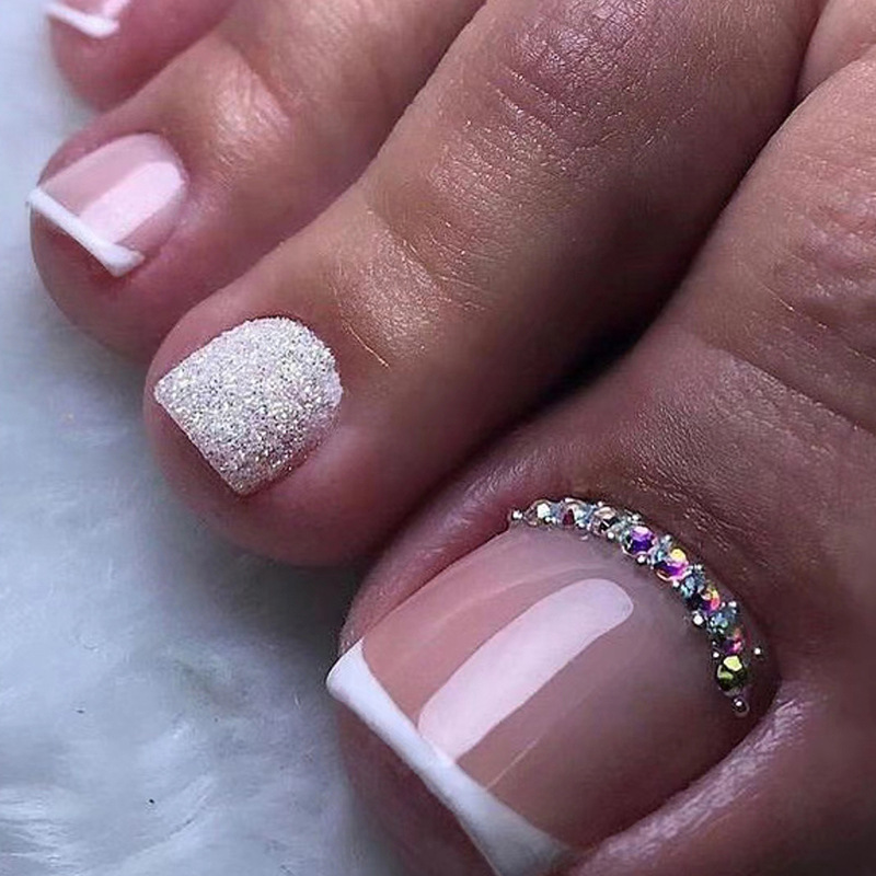24枚入り ワインレッド ショートスクエアヘッド トゥネイル - Nail Art Red Wine のレビューと価格